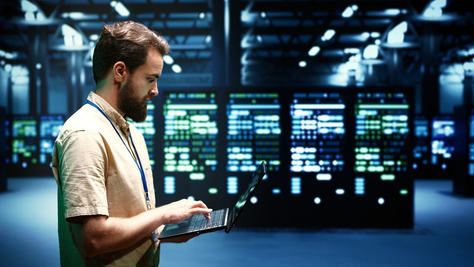 homem analisando big data